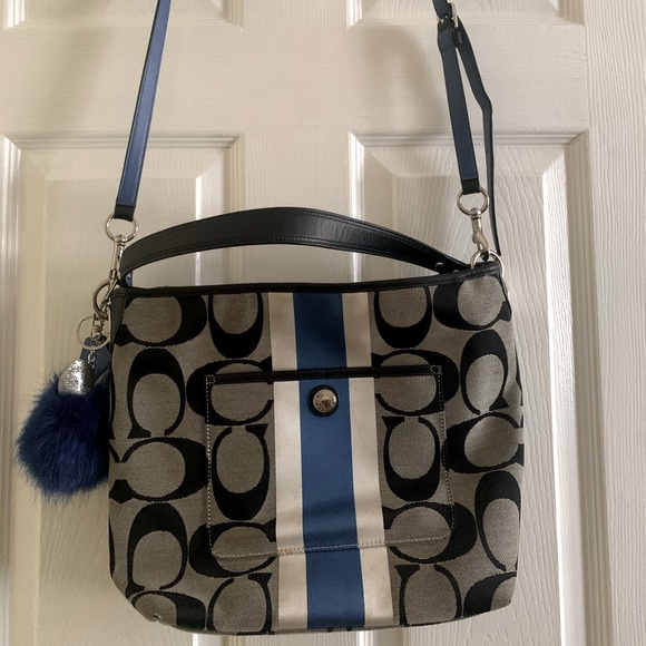 Coach Handbags - AUTHENTIC COACH PURSE